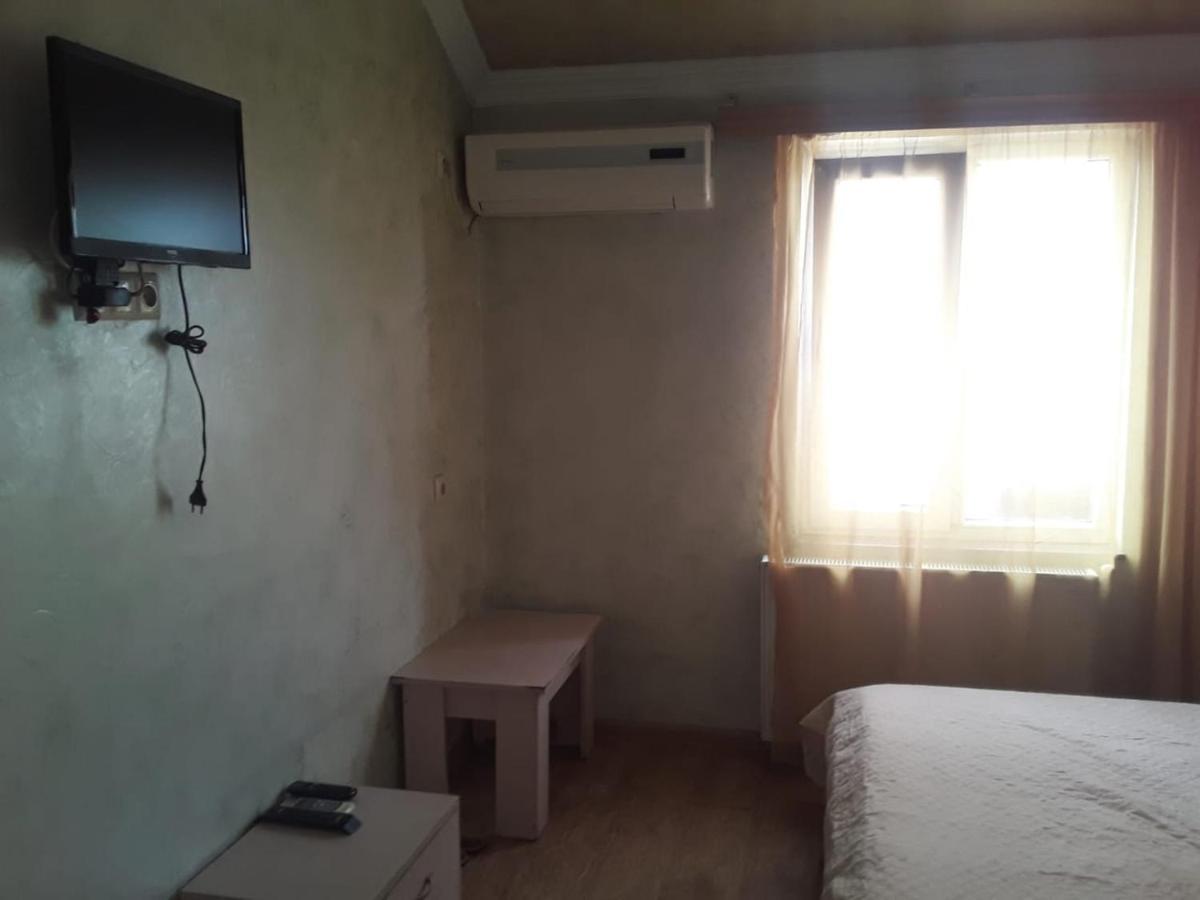 Nini Hotel บาทูมิ ภายนอก รูปภาพ